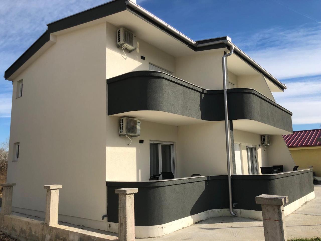 Lanika Apartments Ulcinj Ngoại thất bức ảnh