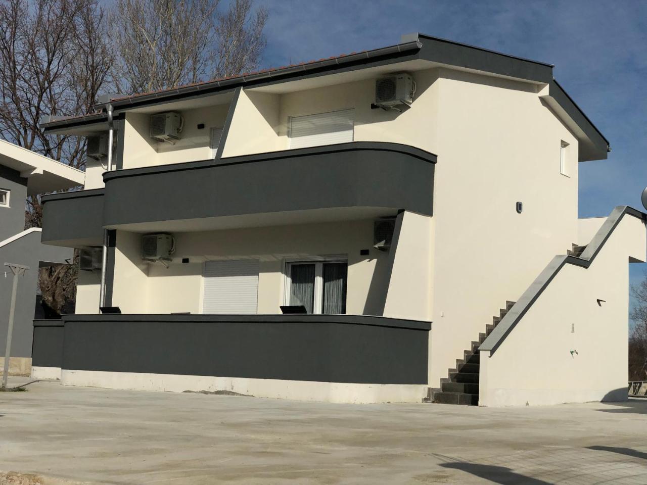 Lanika Apartments Ulcinj Ngoại thất bức ảnh